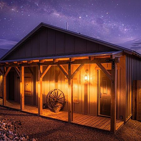 -Pet Friendly- Miners Cabin #5 -Two Double Beds - Private Balcony Tombstone Exterior photo