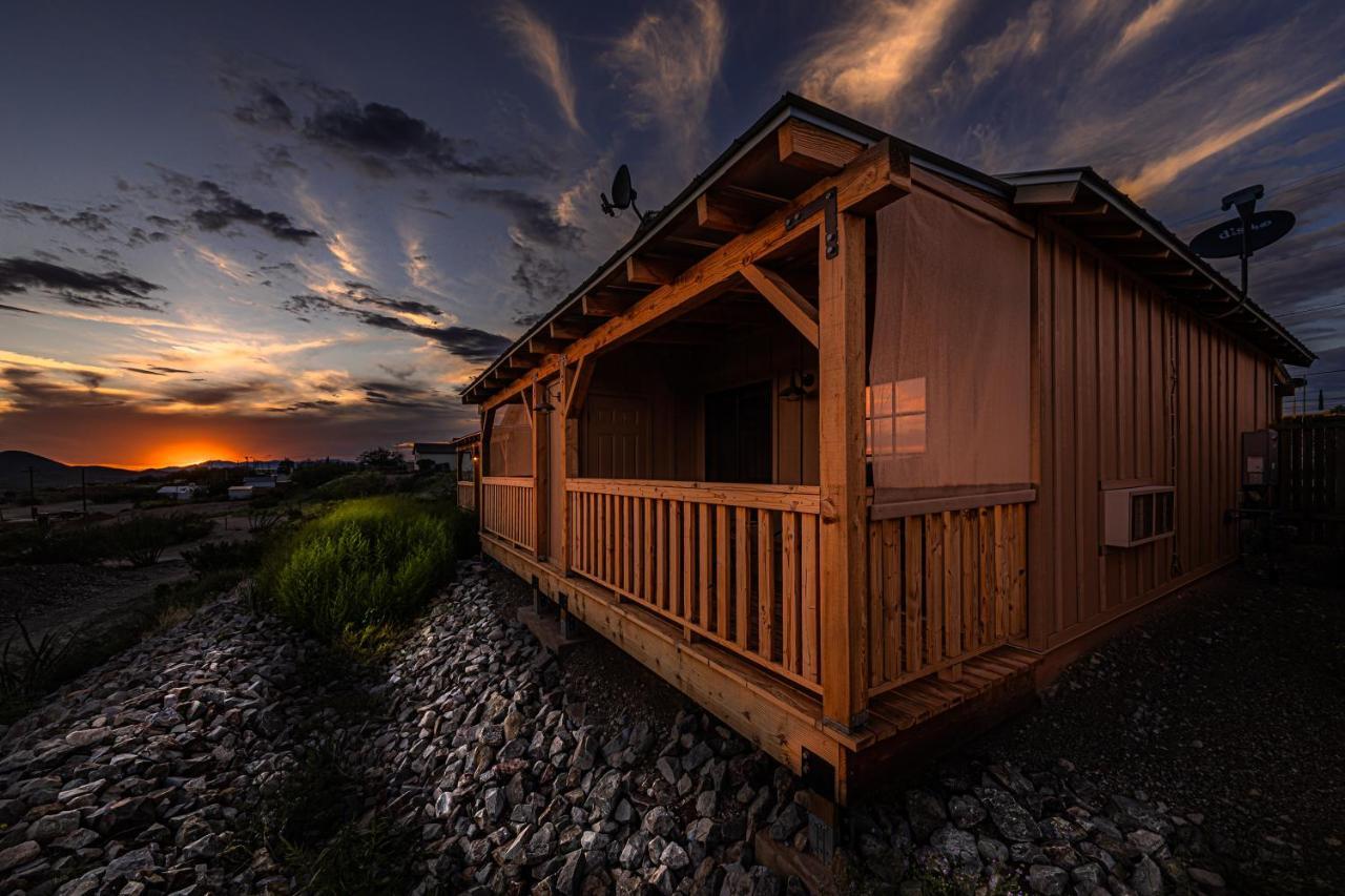 -Pet Friendly- Miners Cabin #5 -Two Double Beds - Private Balcony Tombstone Exterior photo