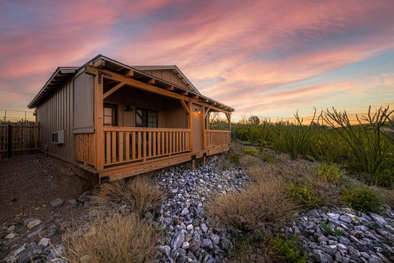 -Pet Friendly- Miners Cabin #5 -Two Double Beds - Private Balcony Tombstone Exterior photo