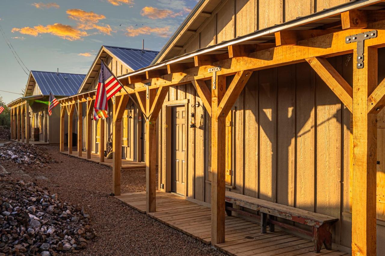 -Pet Friendly- Miners Cabin #5 -Two Double Beds - Private Balcony Tombstone Exterior photo