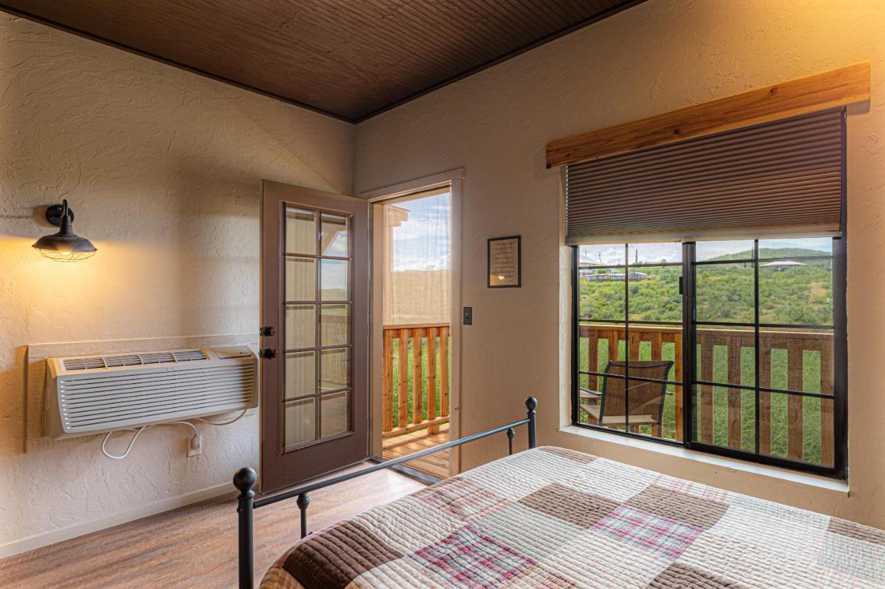 -Pet Friendly- Miners Cabin #5 -Two Double Beds - Private Balcony Tombstone Exterior photo