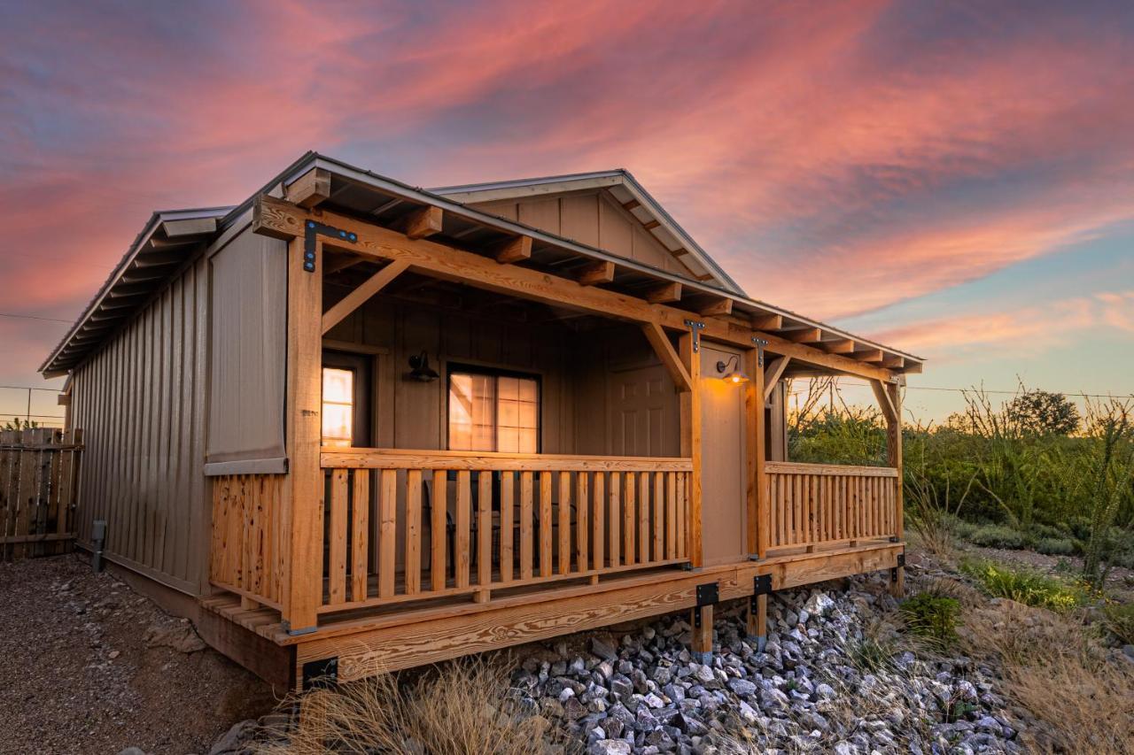 -Pet Friendly- Miners Cabin #5 -Two Double Beds - Private Balcony Tombstone Exterior photo