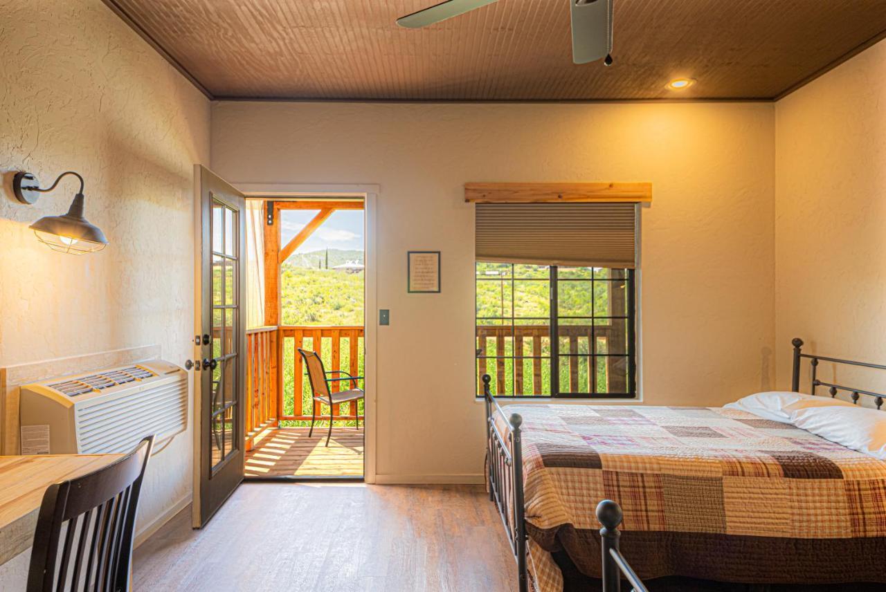 -Pet Friendly- Miners Cabin #5 -Two Double Beds - Private Balcony Tombstone Exterior photo