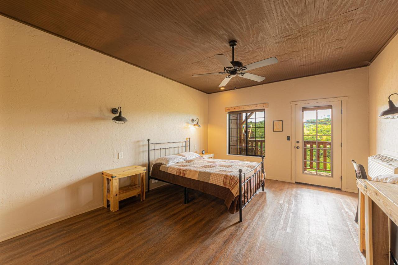-Pet Friendly- Miners Cabin #5 -Two Double Beds - Private Balcony Tombstone Exterior photo
